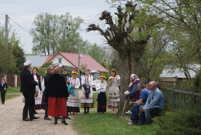 Wiosenne korowody z wołoczebnikami