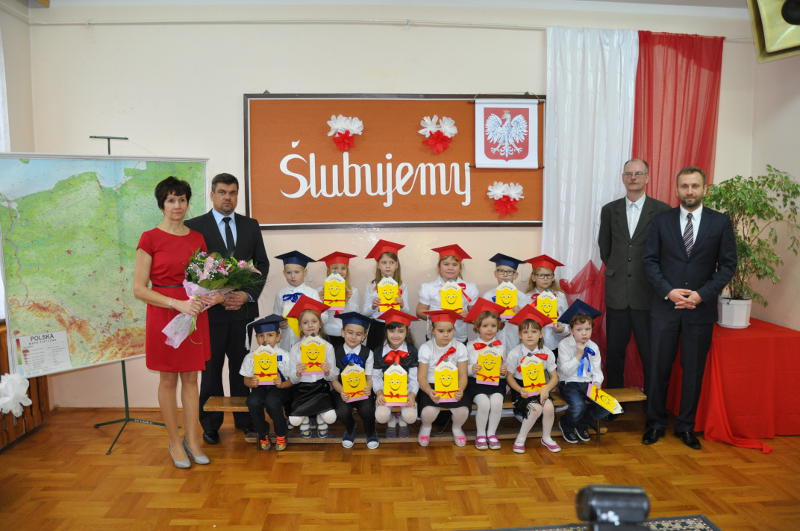 Ślubowanie uczniów klas pierwszych