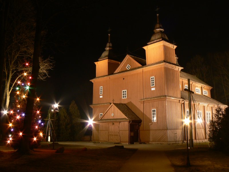 Iluminacja kościoła w Narwi